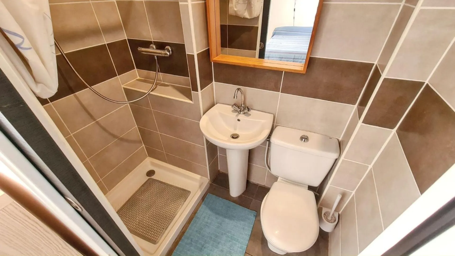 Apartment Studio Confort A Hyeres 20 M² Avec Barbecue Et Terrasse